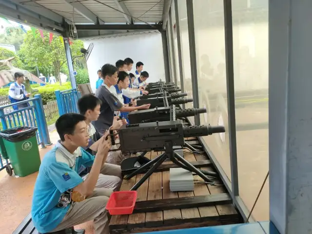 拓展综合素养 赓续红色基因——湘钢一中十二中校区八年级开展主题研学活动