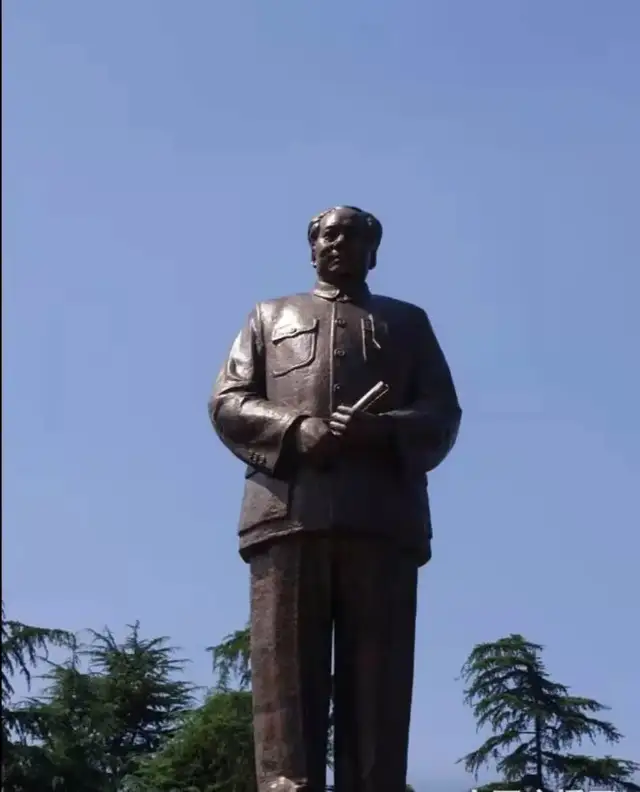 拓展综合素养 赓续红色基因——湘钢一中十二中校区八年级开展主题研学活动