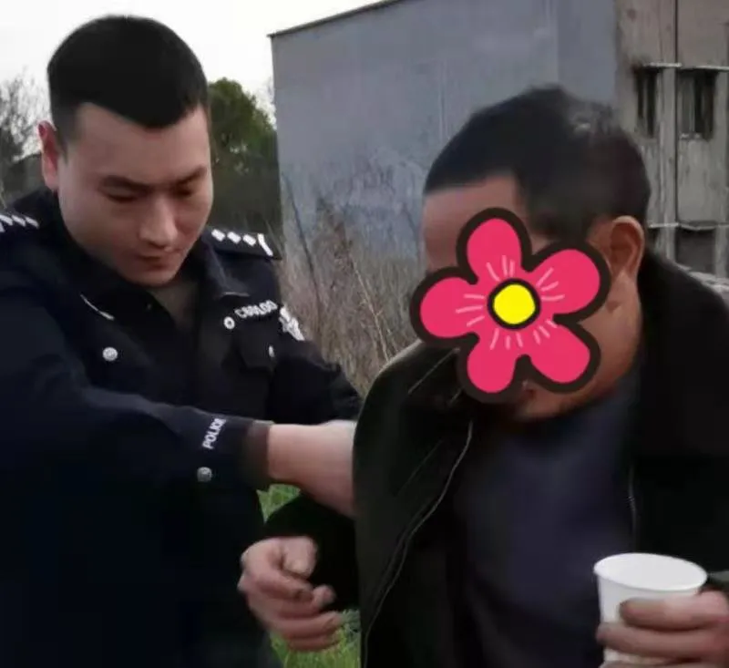 【我为群众办实事】化解矛盾，扶危济困，莲乡民警将教育整顿转化为服务群众实践