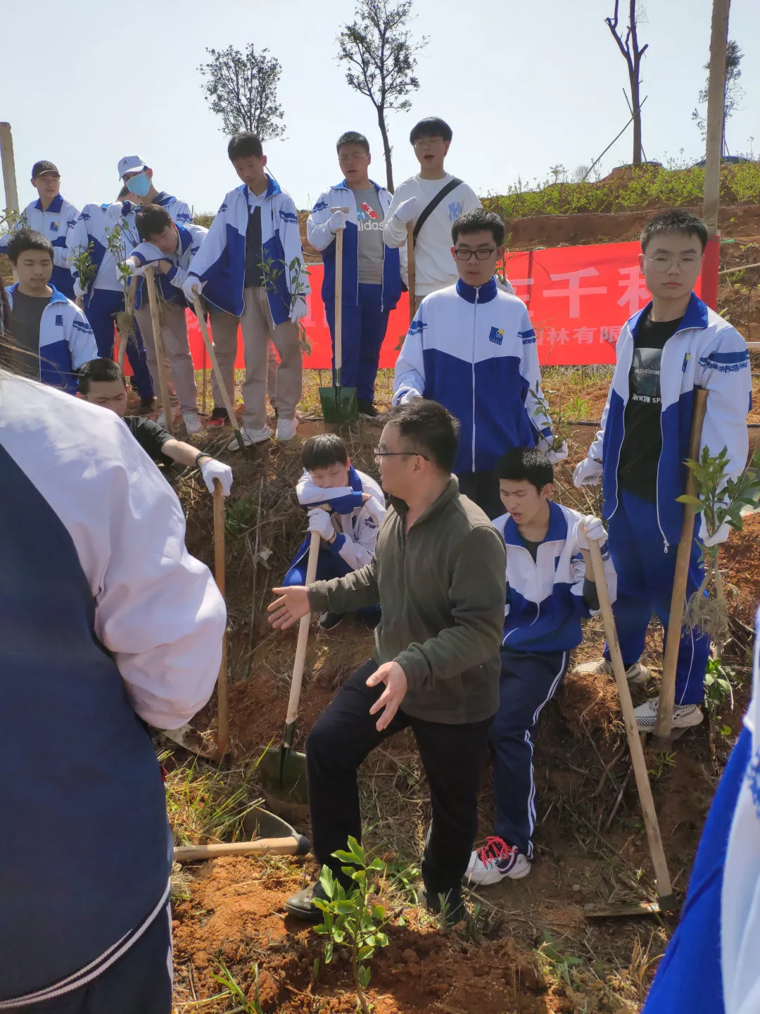 传承雷锋精神,争做文明少年——湘钢一中3月学雷锋系列活动