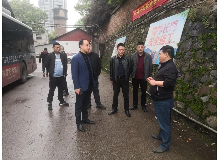 下沉一线 及时调度 压实责任 湘潭交发集团对下属分公司开展环保督查