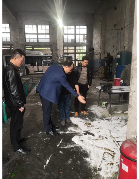 下沉一线 及时调度 压实责任 湘潭交发集团对下属分公司开展环保督查