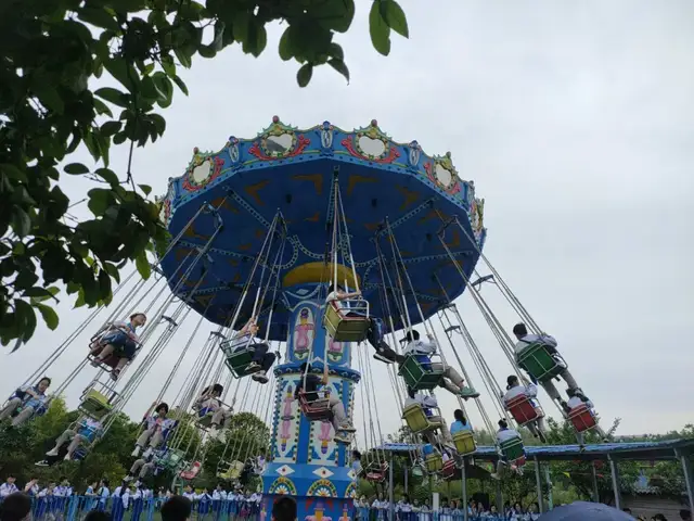 拓展综合素养 赓续红色基因——湘钢一中十二中校区八年级开展主题研学活动