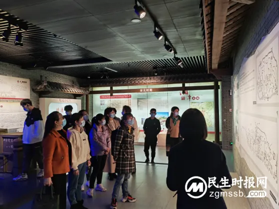 阳春三月人面红，三八佳节暖心中 湘机中学开展庆祝“三八”妇女节活动