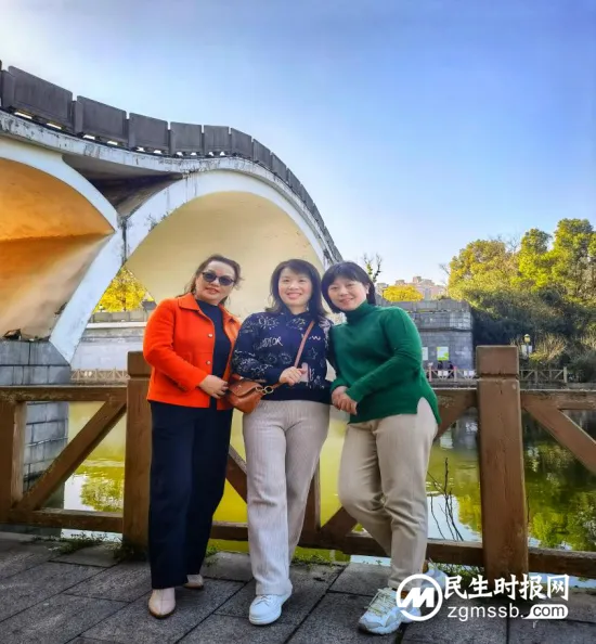 阳春三月人面红，三八佳节暖心中 湘机中学开展庆祝“三八”妇女节活动