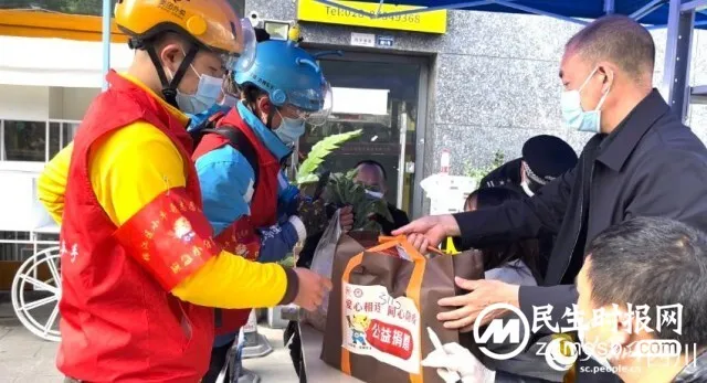 成都“小牛哥”志愿服务队：我们就想帮忙做点事