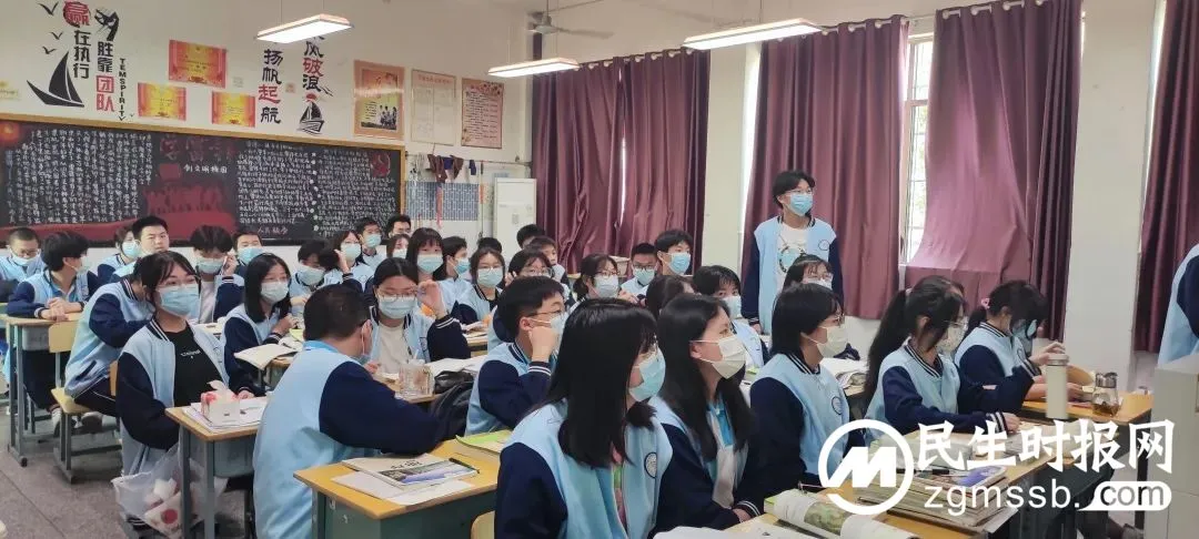 相隔千里,爱有回声//湘潭市第三中学2101班与新疆高昌二中高二6班开展手拉手线上活动之“同唱一首歌” 相隔千里,爱有回声//湘潭市第三中学2101班与新疆高昌二中高二6班开展手拉手线上活动之“同唱一首歌”