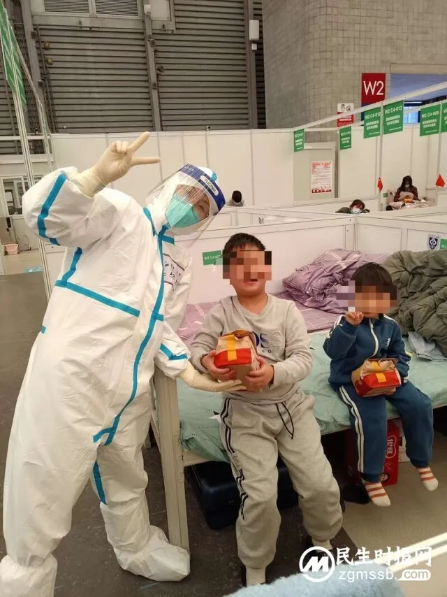 上海“亲子方舱”获社会各界“疼爱”,第一批孩子有望下周出院 上海“亲子方舱”获社会各界“疼爱”,第一批孩子有望下周出院