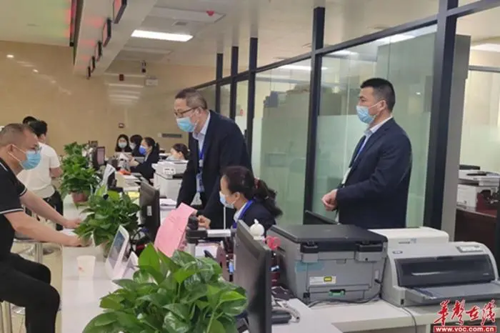 湘潭县城管执法局落实“走流程、解难题、优服务”行动