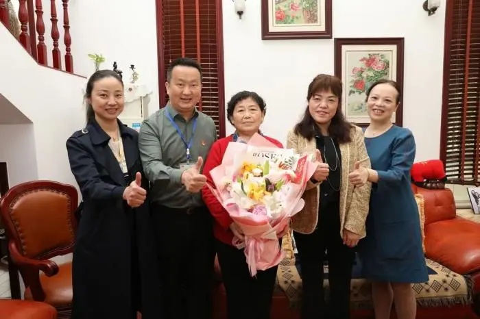 致敬!最美丽的白衣天使 | 湘潭市中心医院开展庆祝第111个国际护士节系列慰问活动