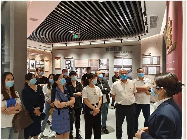 湘潭县石潭镇中心卫生院开展“缅怀革命先烈 传承红色基因”主题党日活动