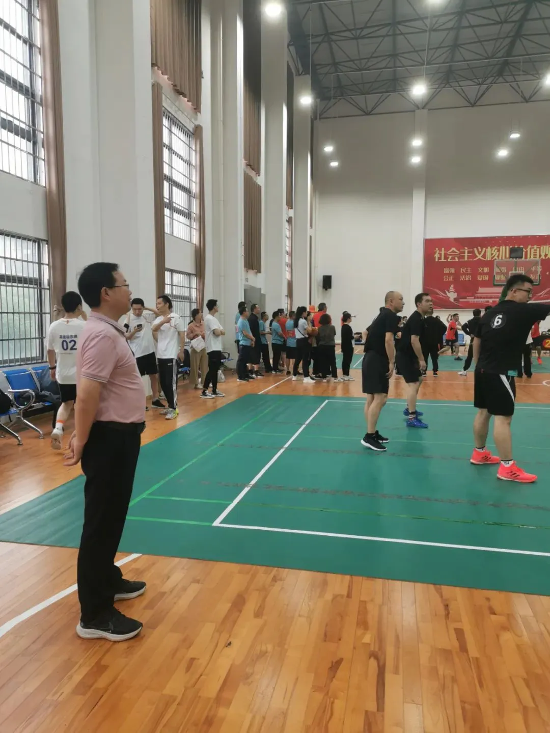 湘潭县人民法院首次参加气排球比赛获得佳绩