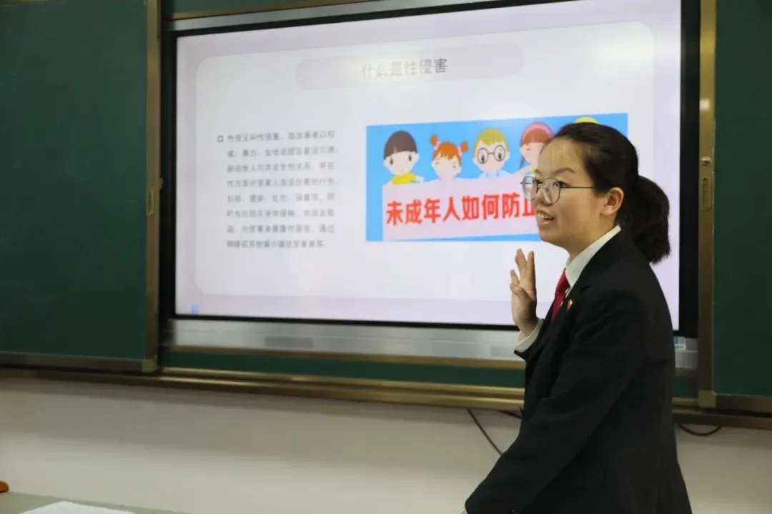 “利剑护蕾”射埠法庭送法进校园活动 “利剑护蕾”射埠法庭送法进校园活动