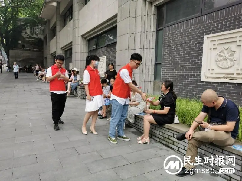 “建”证梦想起航 中建新疆建工西南公司重庆经理部助力高考 “建”证梦想起航 中建新疆建工西南公司重庆经理部助力高考