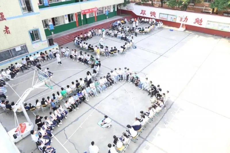 湘潭县人民医院开展2022年“现场救护--第一目击者行动”公众急救知识技能培训进校园