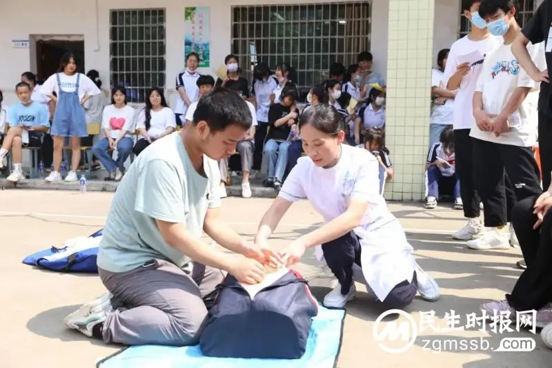 湘潭县人民医院开展2022年“现场救护--第一目击者行动”公众急救知识技能培训进校园