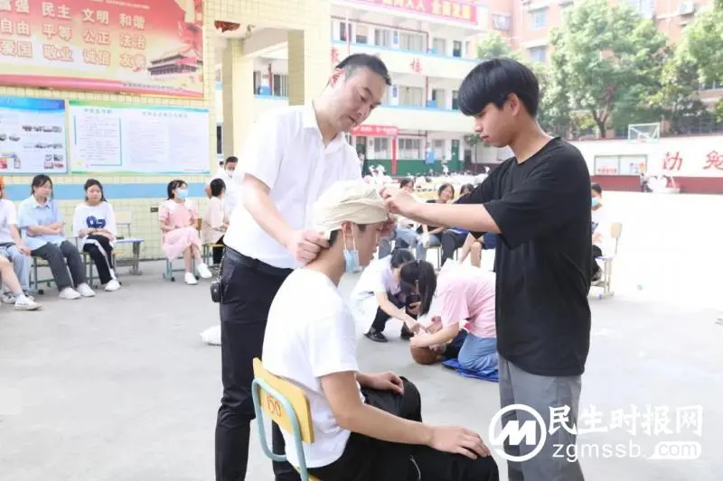 湘潭县人民医院开展2022年“现场救护--第一目击者行动”公众急救知识技能培训进校园