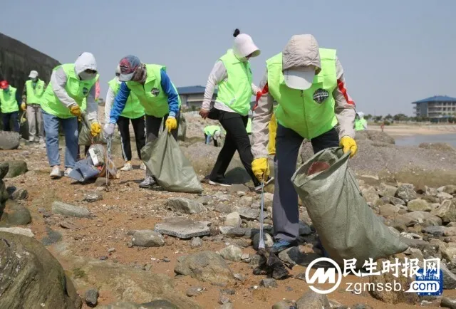 清洁海滩 守护海洋 清洁海滩 守护海洋