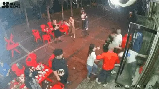 唐山打人事件里，重点不该是教女性如何自保