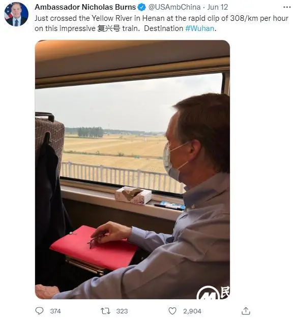 美驻华大使途中发文:我乘坐令人赞叹的“复兴号” 美驻华大使途中发文:我乘坐令人赞叹的“复兴号”