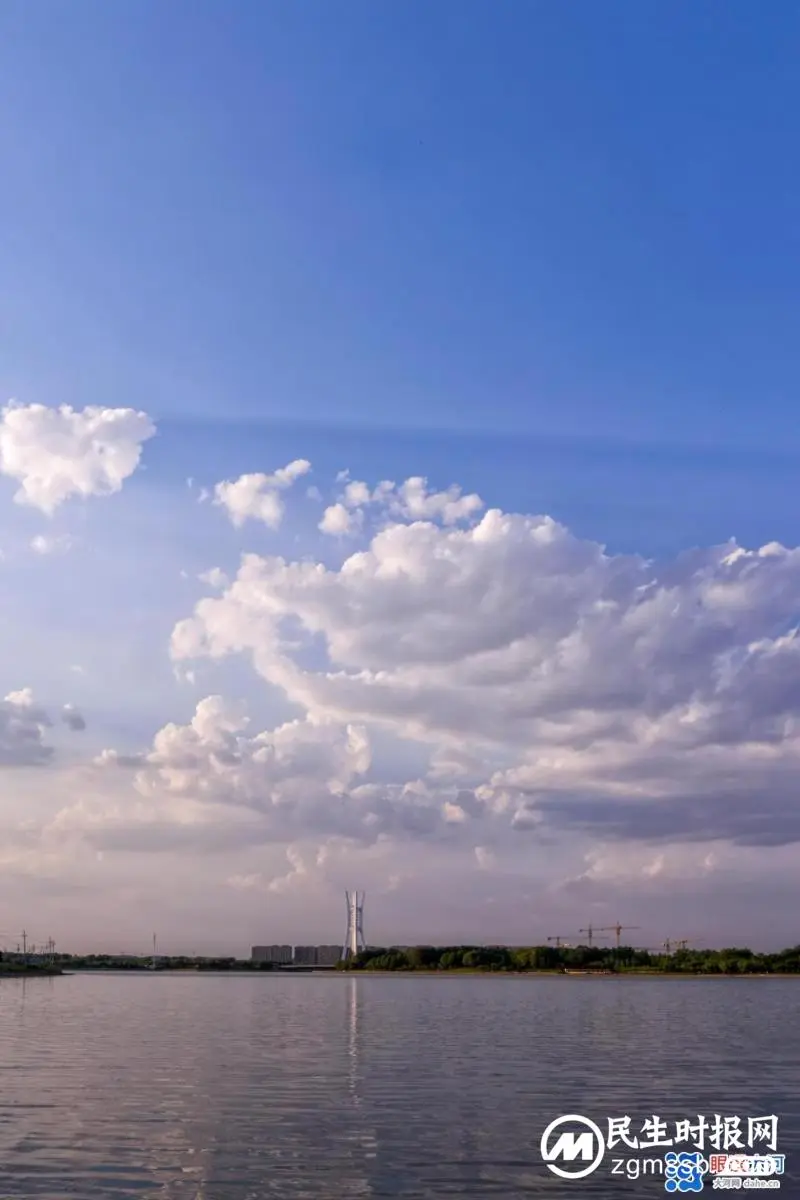 这云有点不正经，强对流天气出美景