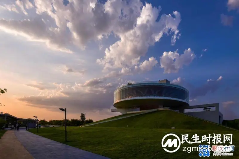 这云有点不正经，强对流天气出美景
