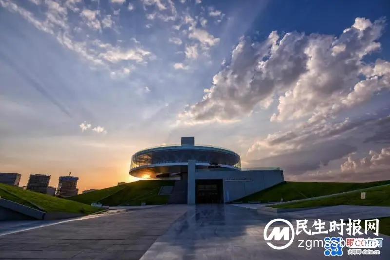 这云有点不正经，强对流天气出美景