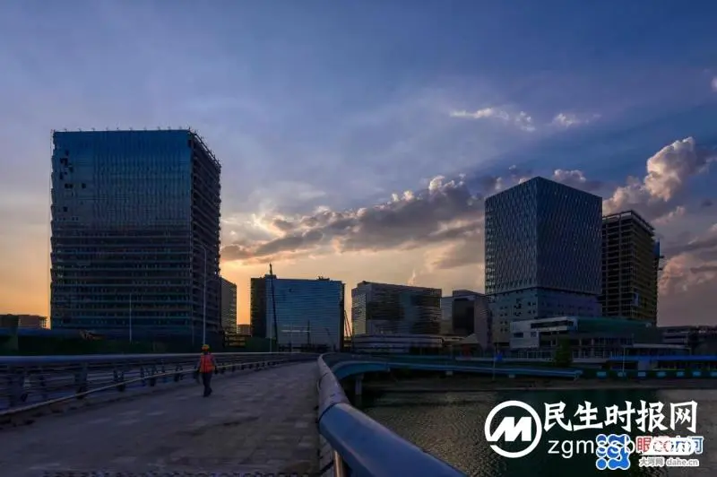 这云有点不正经，强对流天气出美景