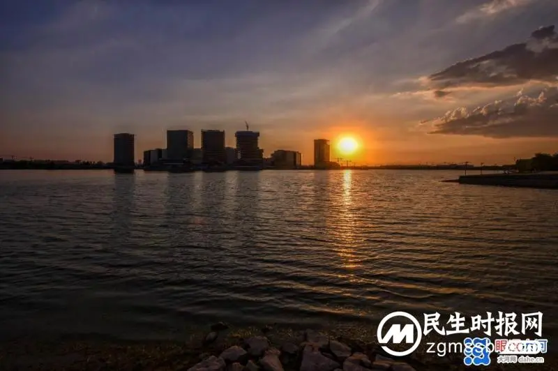 这云有点不正经，强对流天气出美景