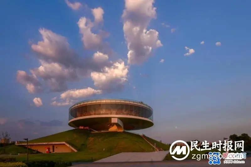 这云有点不正经，强对流天气出美景