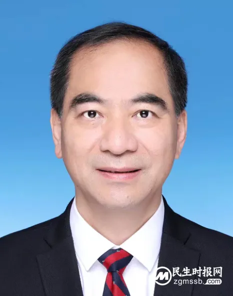 中央批准:郝平任北京大学党委书记,龚旗煌任校长 中央批准:郝平任北京大学党委书记,龚旗煌任校长