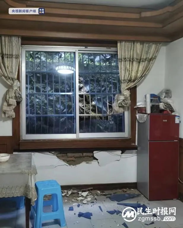 浙江衢州开化普降大暴雨 一栋宿舍挡墙发生坍塌 浙江衢州开化普降大暴雨 一栋宿舍挡墙发生坍塌