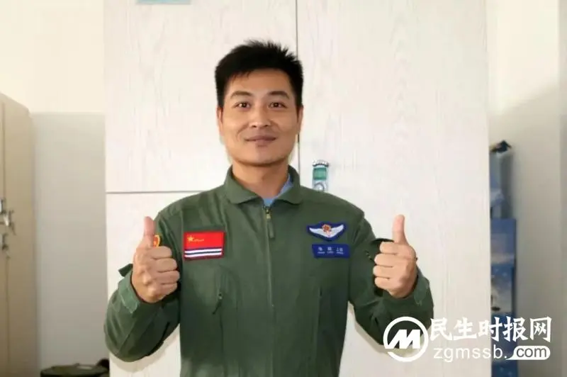福建舰下水了，多希望你们能看到……