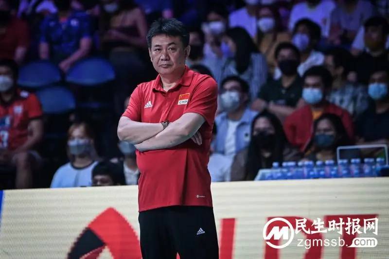 蔡斌回归现场!中国女排1比3负日本女排 蔡斌回归现场!中国女排1比3负日本女排