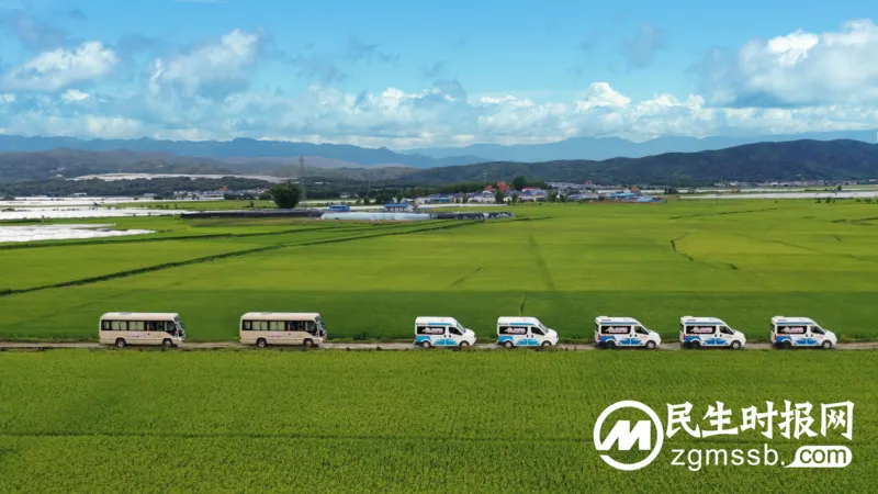 田间地头见证丰收中国——丰收中国万里行启动 田间地头见证丰收中国——丰收中国万里行启动