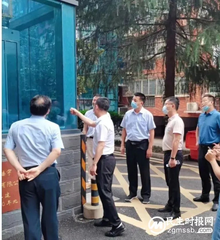 湖北省鄂州市政协来潭考察既有多层住宅增设电梯工作