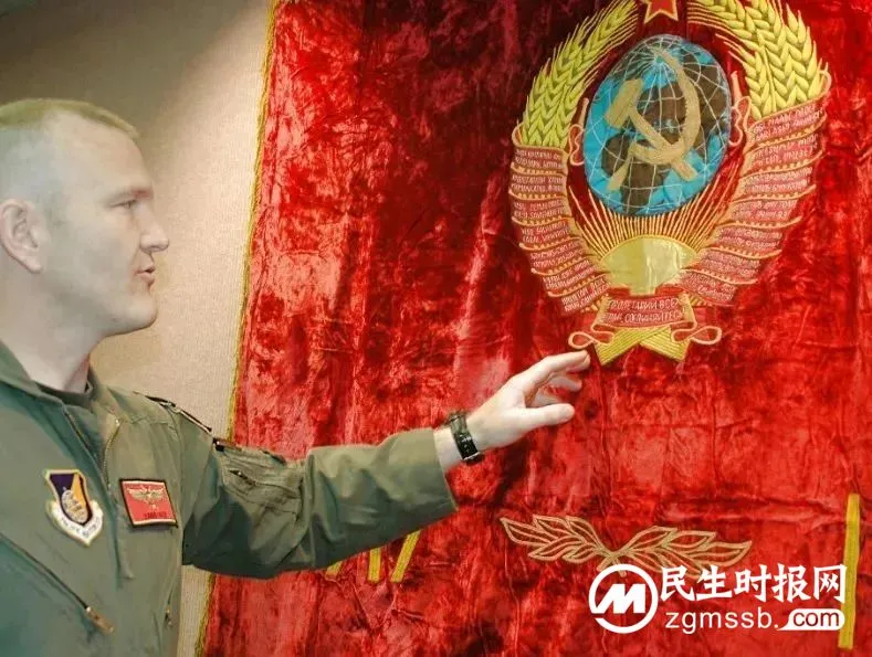 美空军扮演歼-20“中国机队” ，暴露险恶用心