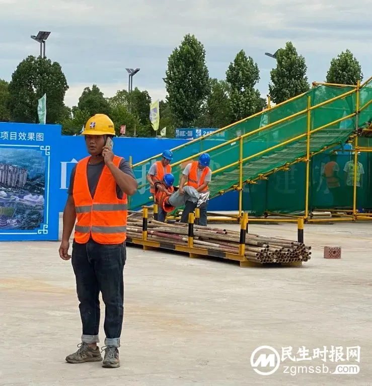 遵守安全生产法 当好第一责任人丨湘潭住建组织开展建筑行业应急救援演练 遵守安全生产法 当好第一责任人丨湘潭住建组织开展建筑行业应急救援演练