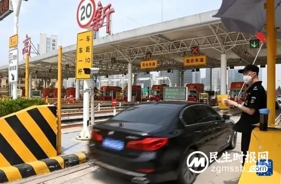 多地调整核酸检测或取消查验核酸 暑假能顺利出游吗?