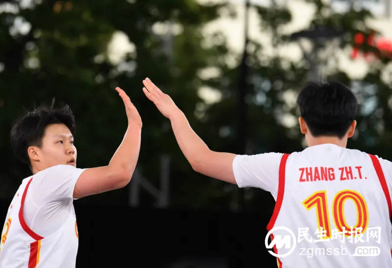 中国三人女篮真牛！连续两届世界杯登上领奖台