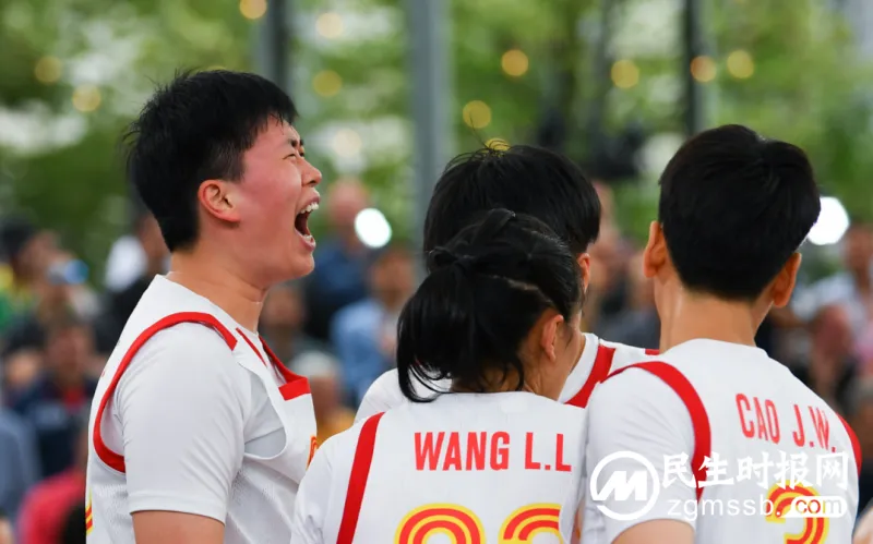 中国三人女篮真牛！连续两届世界杯登上领奖台