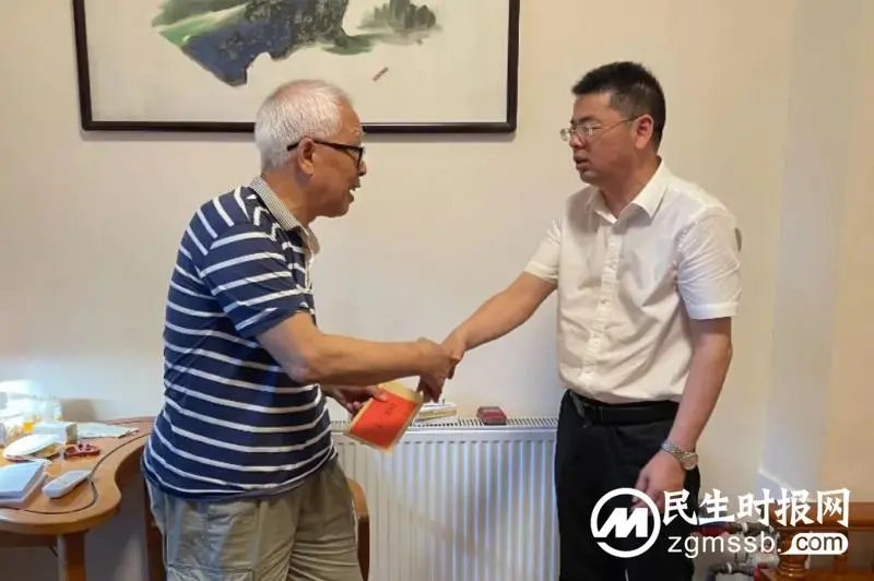 湘潭市住建局开展“七一”走访慰问老党员、困难党员活动 湘潭市住建局开展“七一”走访慰问老党员、困难党员活动