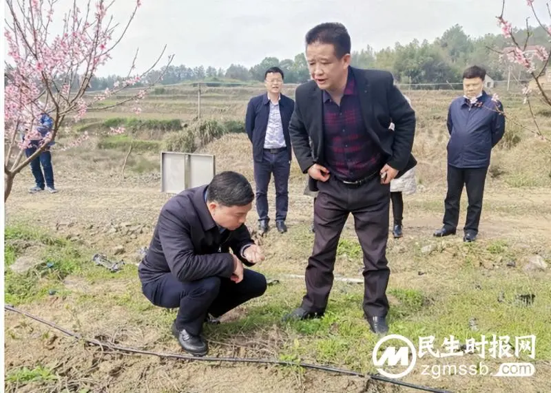 虎形山下拓荒人