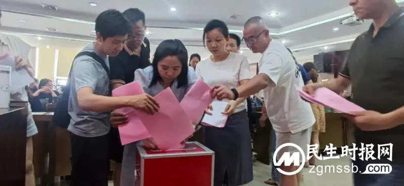 民主测评强信念 凝心聚力谱新篇 | 湘潭市第一中学召开领导班民主测评强信念 凝心聚力谱新篇 | 湘潭市第一中学召开领导班子、领导班子成员、教职员工履职情况民主测评暨民主推荐干部大会子、领导班子成员、教职员工履职情况民主测评暨民主推荐干部大会