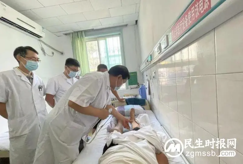 邯郸市第二医院多科联合实施经皮经肝胆道镜取石术