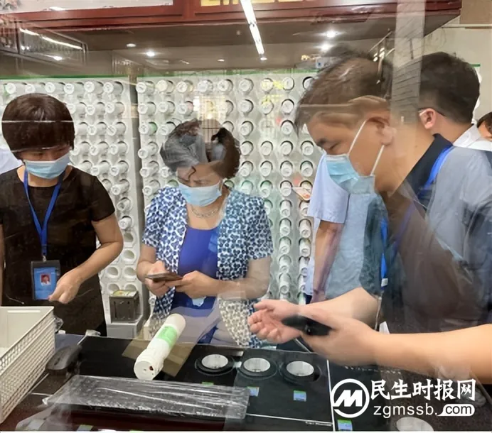 湖南省中医药管理局副局长曾清一行赴湘潭市中医医院开展中药配方颗粒管理工作调研指导 湖南省中医药管理局副局长曾清一行赴湘潭市中医医院开展中药配方颗粒管理工作调研指导