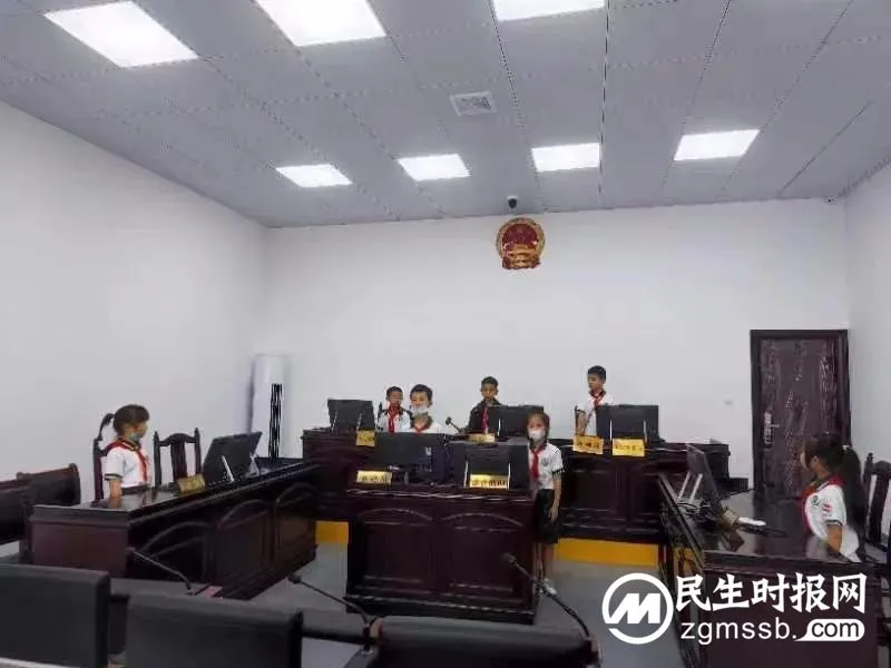 湘潭县法院、湘潭大学法学院志愿者联合开展“法院开放日”活动 湘潭县法院、湘潭大学法学院志愿者联合开展“法院开放日”活动