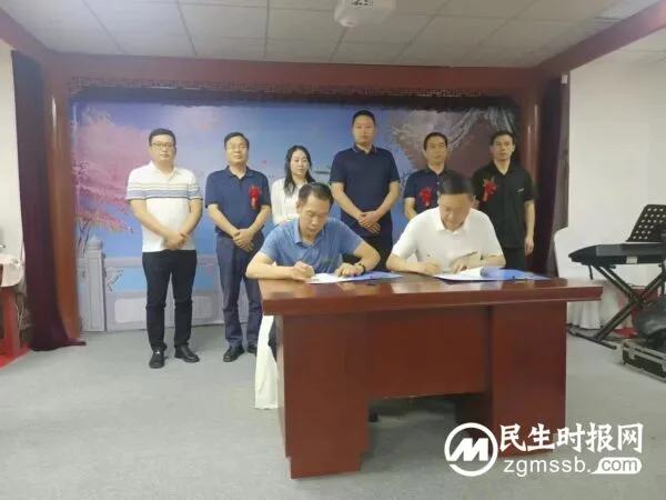 河南万晋通商贸向大爱基金会捐赠100万
