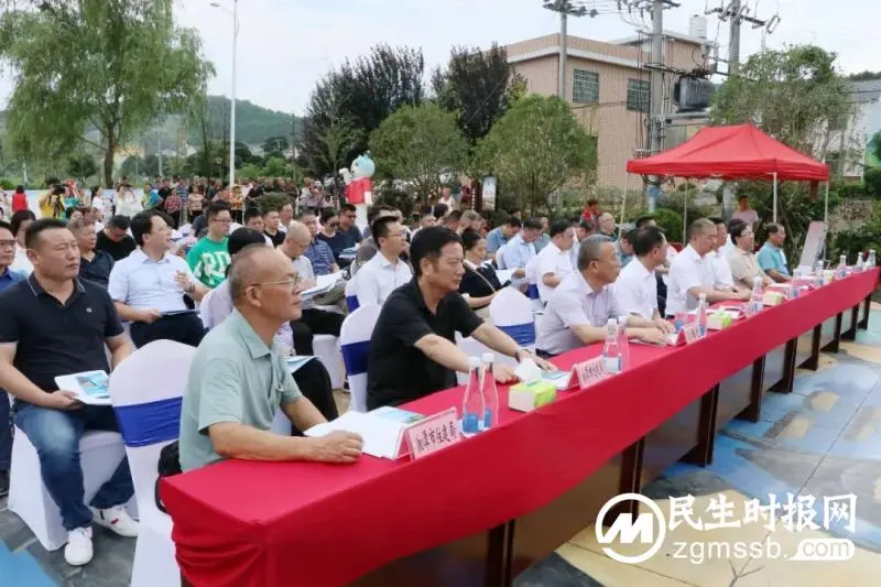 湘潭市启动农村人居环境整治工作“百日行动” 湘潭市启动农村人居环境整治工作“百日行动”