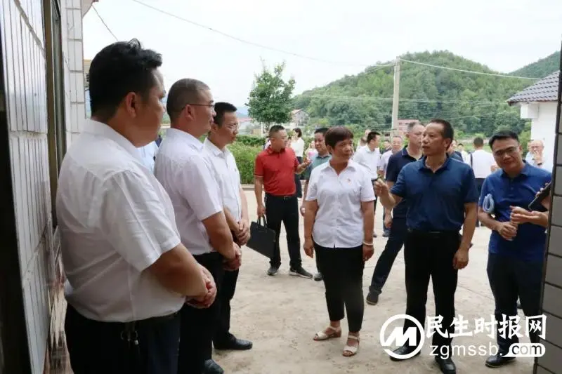湘潭市启动农村人居环境整治工作“百日行动” 湘潭市启动农村人居环境整治工作“百日行动”